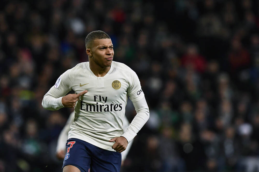 利用AI换脸生成不雅照片诽谤他人，男子被判一年三个月